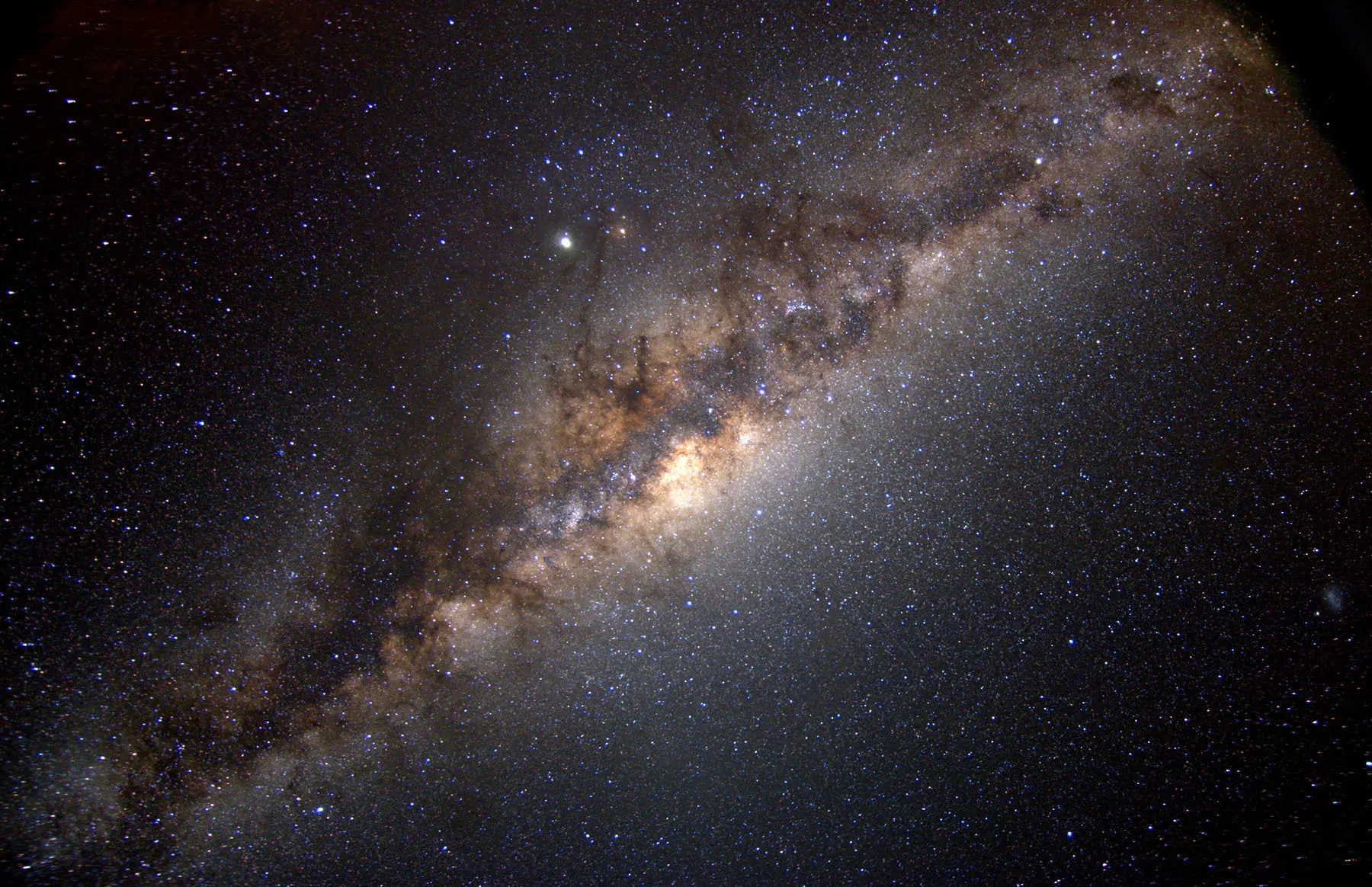 Milky Way galaxy as seen through a telescope — best telescopes of 2026