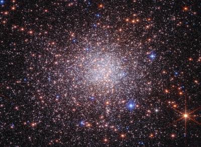 Webb and Hubble composite image of Terzan 5